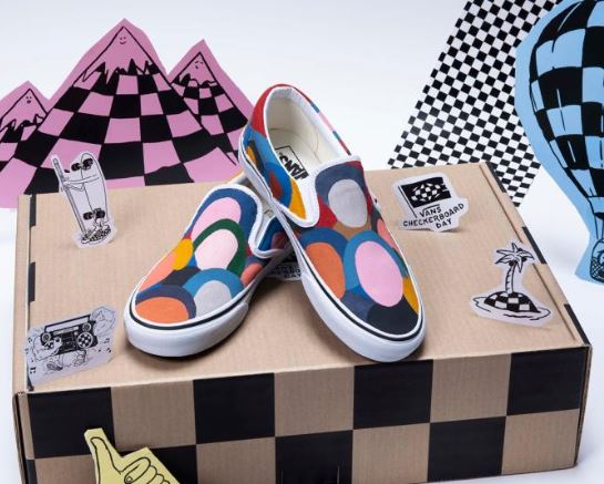 Lukisan tangan manual pada Vans Slip-On oleh seniman Geoff McFetridge (Foto: Vans)