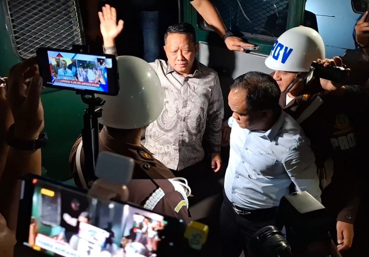 Ditahan di KPK, Febrie Adriansyah Sudah Dijenguk Keluarga dan Mulai Bergabung Dengan Tahanan lain