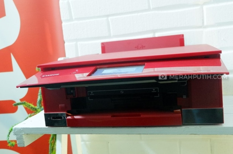 Printer Ini Kekinian Banget, Bisa Mencetak Stiker Kuku