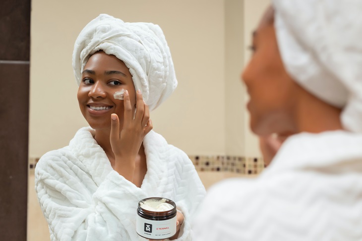 Shea butter mampu melembabkan kulit. (Foto: Unsplash/Kaeme)