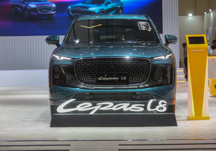 LEPAS L8 SUV Anti Banjir dengan Water Wading 600 mm