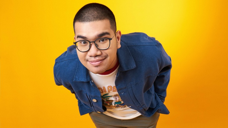 Indahnya Jatuh Cinta Dituangkan Kaleb J di Single 'To The Moon and Back'