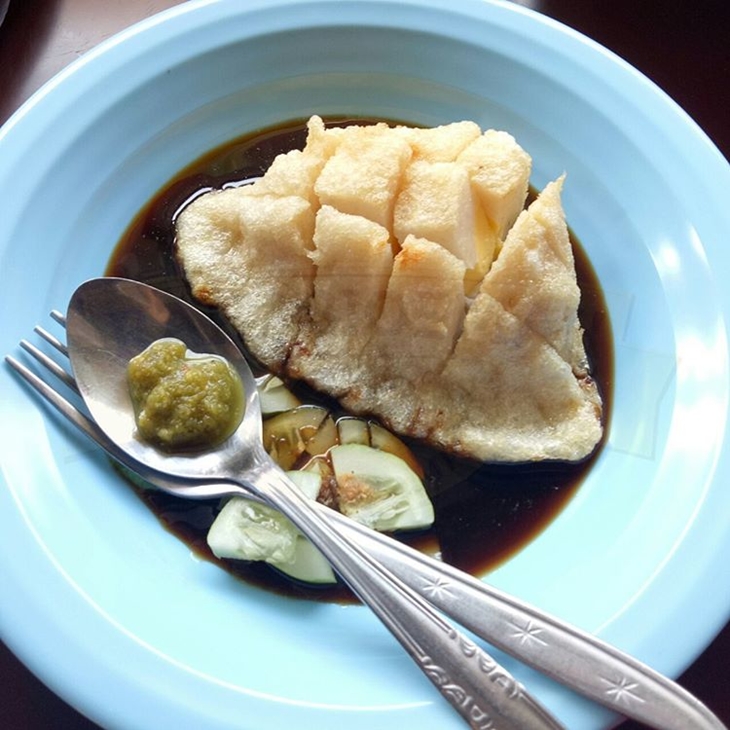  Cuko pempek berwarna kecokelatan dan memiliki rasa pedas. (Foto: instagram.com/jualpempek.jkt)