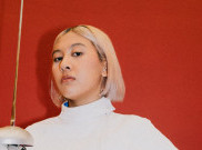 Noni Tampil sebagai Pemain Anggar di Video Musik 'RECKLESS'