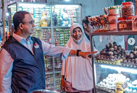 Unggah Foto Telur Asin, Anies Ledek Ketua DPRD DKI?