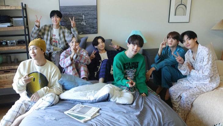 BTS Sumbangkan Kostum 'Life Goes On' untuk Acara Pelelangan Grammy