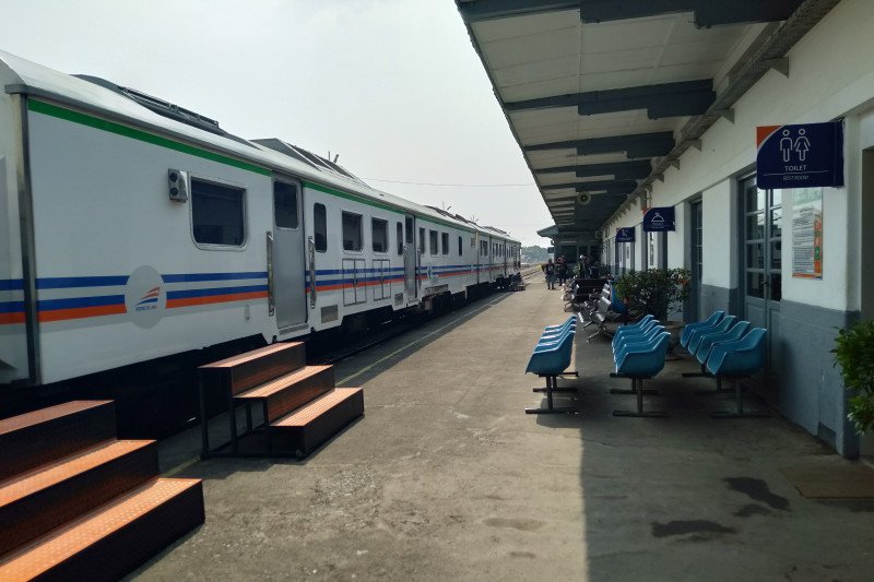 Stasiun kereta Karawang. (ANTARA/Ali Khumaini/dok)