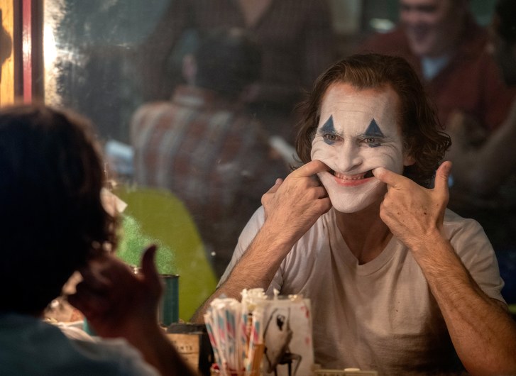 Ada penjelasan medis tentang tertawa Joker (Foto: IMDb)