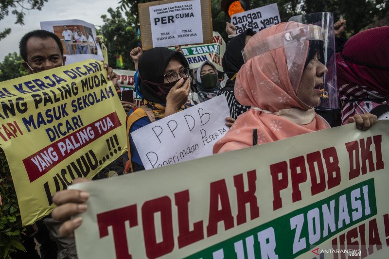PPDB Kacau, Pemerintah Diminta Turun Tangan