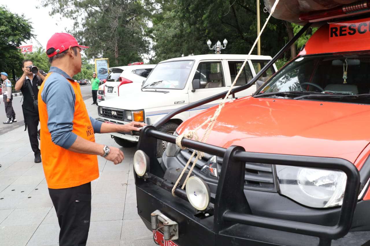 Wali Kota Solo, Hadi Rudyatmo memimpin apel apel Bersama Siaga Bencana 2020 Pemkot Solo di Plaza Manahan, Solo, Jawa Tengah, Jumat (10/1). (MP/Ismail)