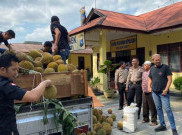 Ratusan Kilogram Ganja Diselundupkan ke Jakarta Lewat Truk Durian