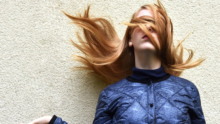 5 Gaya Rambut Terlihat Ribet tapi Mudah Dibuat Sendiri