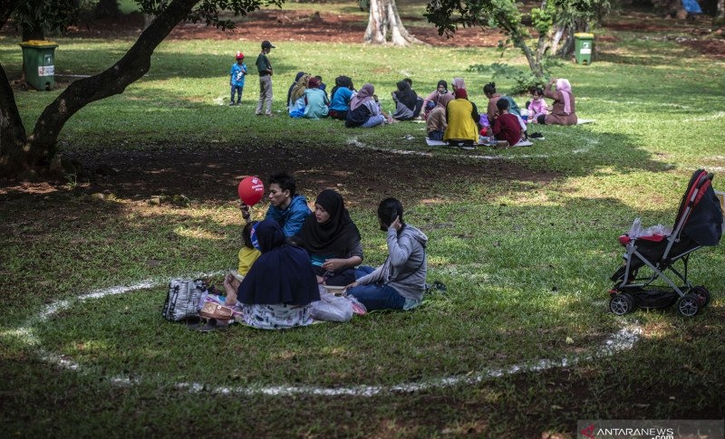Kesadaran Prokes Warga Kecil, Menko PMK Sebut Perlu Pendekatan Paksaan