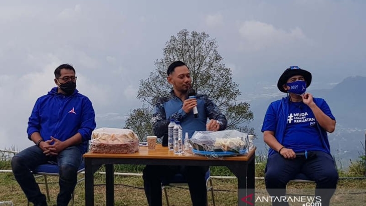 AHY Minta Kubu Moeldoko Cs Bikin Partai Baru