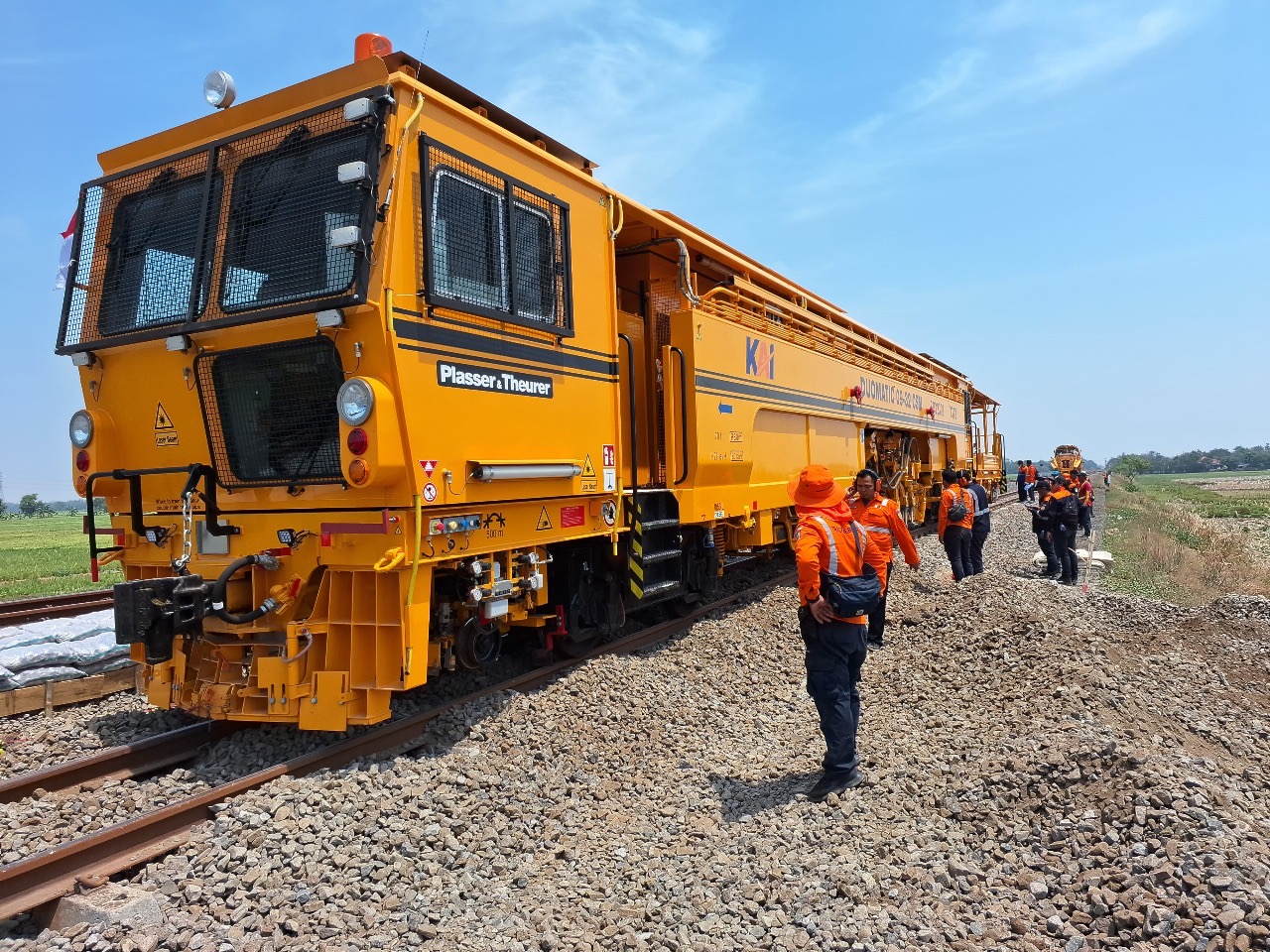 KAI Catat ada 177 Titik Rawan Jalur Kereta Api saat Nataru 2026, mulai dari Ancaman Longsor sampai Banjir