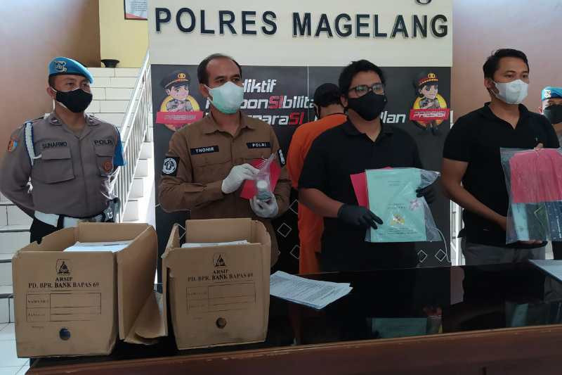 Tersangka Kasus Kredit Fiktif Rp 11,6 Miliar Diserahkan ke Kejari Magelang