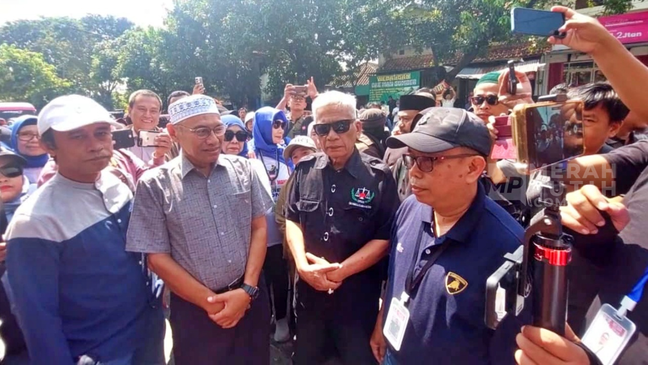 Massa Demo Ijazah Palsu Diterima Jokowi ke Rumah, Kecewa Ijazah Asli Tak Ditunjukan