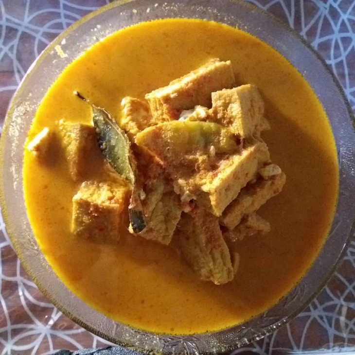Gulai tahu. (Foto: Instagram/mariyatunfuji16)