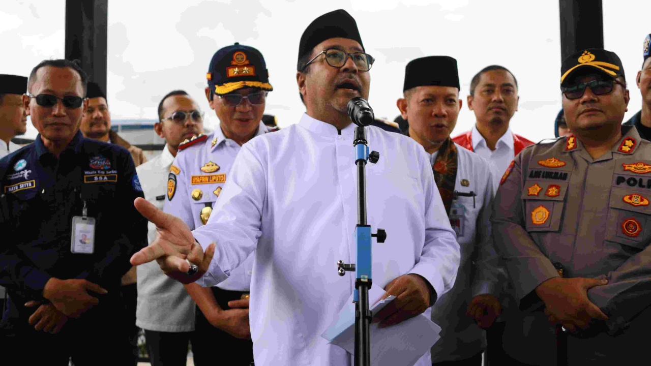 Wagub Rano Lebas 13 Kapal Laut Angkut Pemudik ke Kepulauan Seribu 