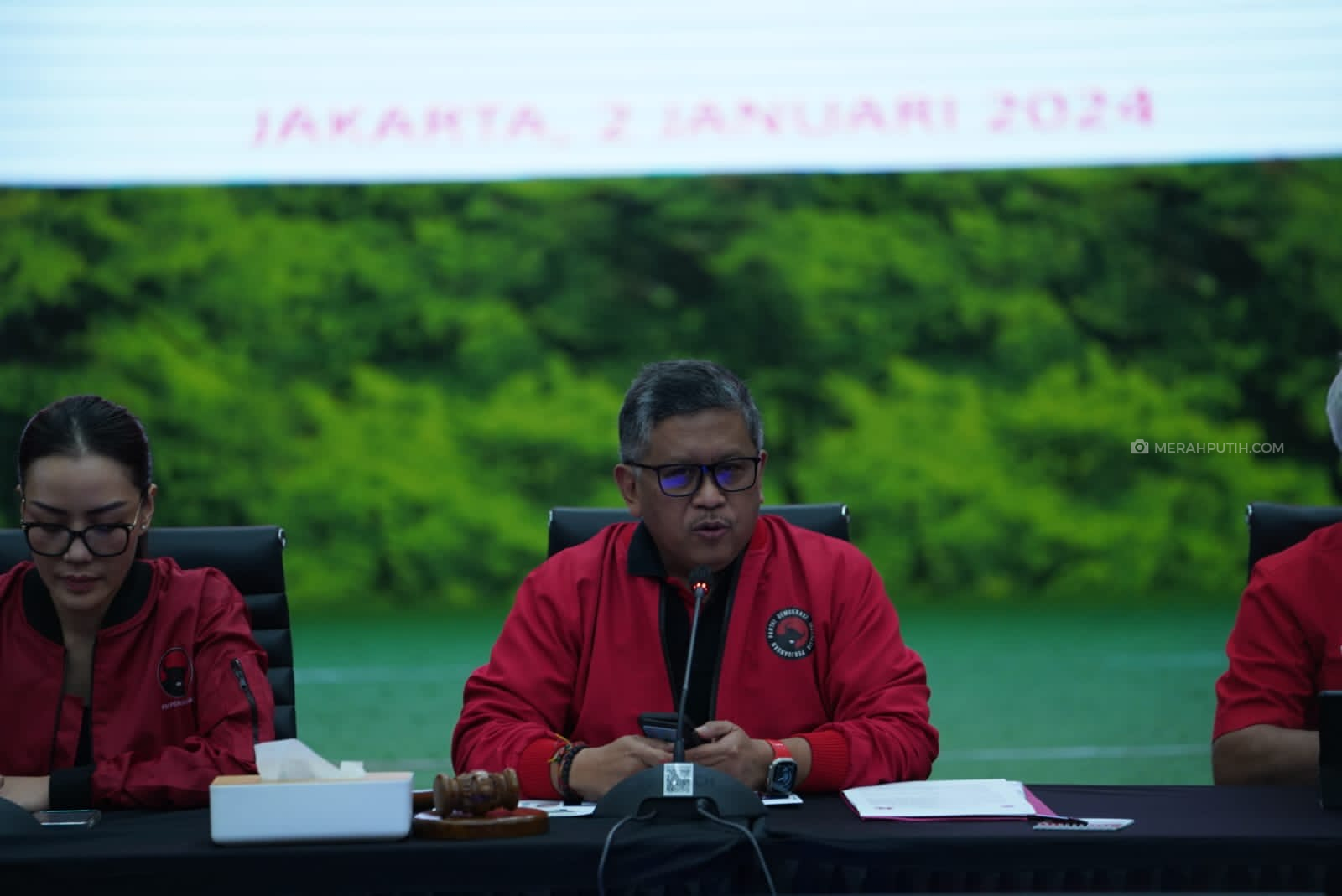 Hasto Sebut Prabowo Baru Belajar Blusukan