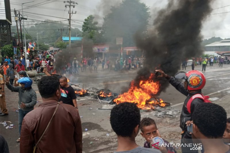 Senator Papua Barat Minta Pemerintah Serius Tangani Penghinaan Mahasiswa Papua di Jatim
