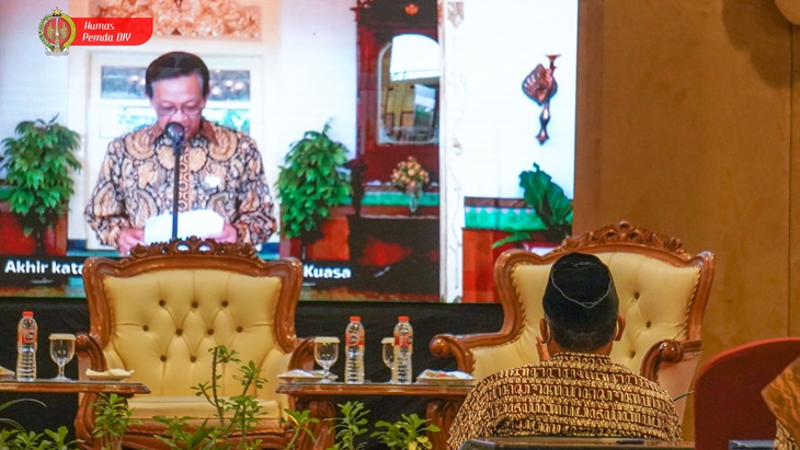Sri Sultan Hamengku Buwono X menyampaikan keprihatinannya terhadap penggunaan aksara Jawa. (Foto: Humas Kepatihan)