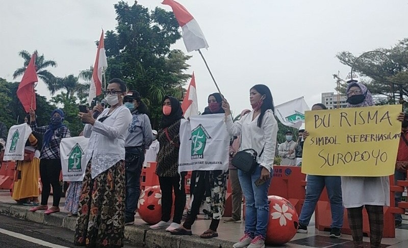 Para pendukung Risma saat aksi. (Foto: MP/Andika)
