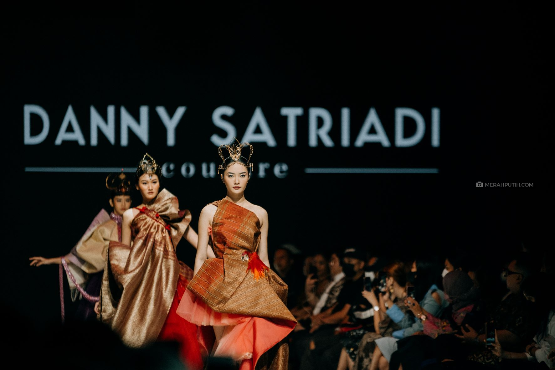 Danny Satriadi Berkreasi dengan Kain Ulos di JF3 2022