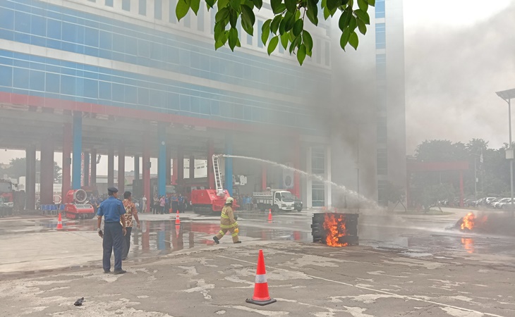 Mobil robot damkar DKI Jakarta dikendalikan petugas yang berlisensi internasional