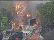 Bangunan Aset Milik Majelis Permusyawaratan Rakyat di Depan DPRD Jawa Barat Dibakar