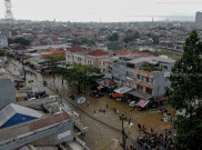 Banjir Memutus Akses Jalan Kota Tangerang-Jakarta di Ciledug