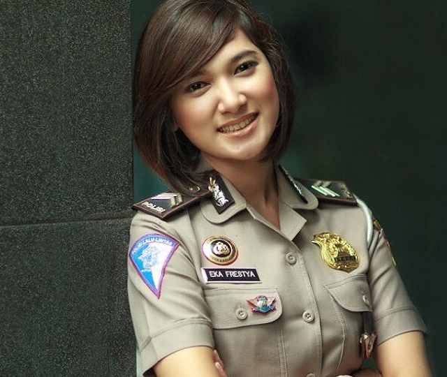 Meme Lucu Polwan Ini Sihir Para Cowok Jadi Deg-degan