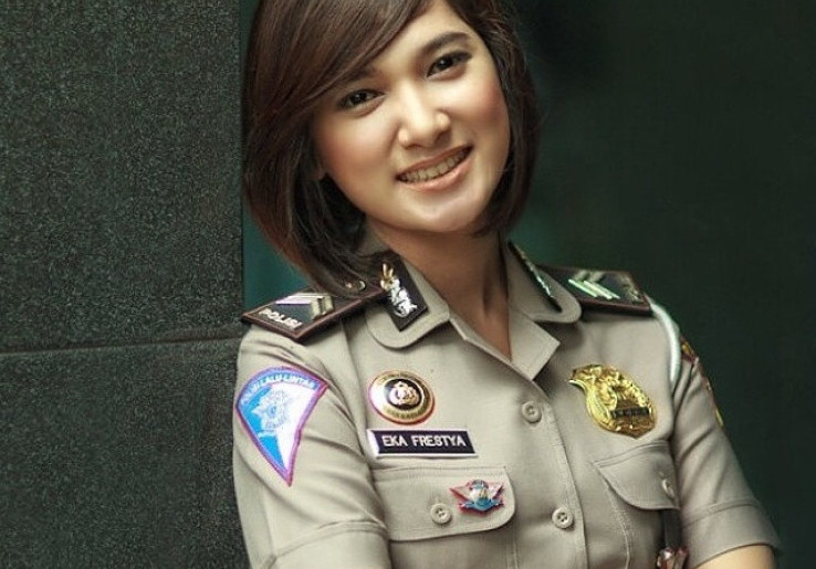 Meme Lucu Polwan Ini Sihir Para Cowok Jadi Deg-degan