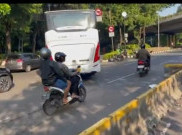 Minggu Pagi Jalan Depan DPR Masih Ditutup, Lalu Lintas Kwitang-Senen-Salemba Normal