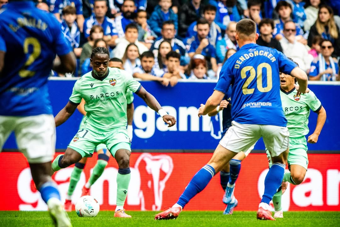 Barcelona harus tunggu Karl Etta Young sampai musim depan