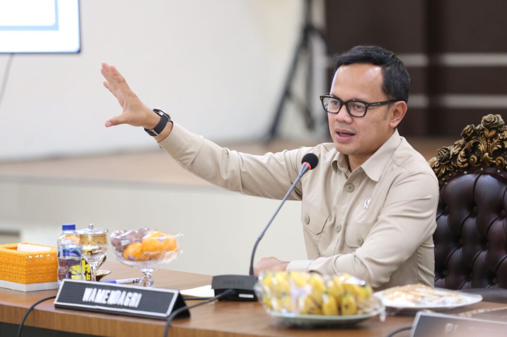 Bupati Pekalongan Ngaku cuma Pedangdut yang tak Paham Birokrasi, Wamendagri: Makanya Belajar