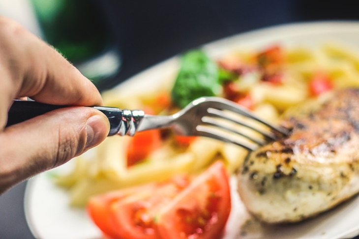 Sebaiknya segera ketika berbuka atau jangan ditunda-tunda. (Foto: Pixabay/JESHOOTS-com)