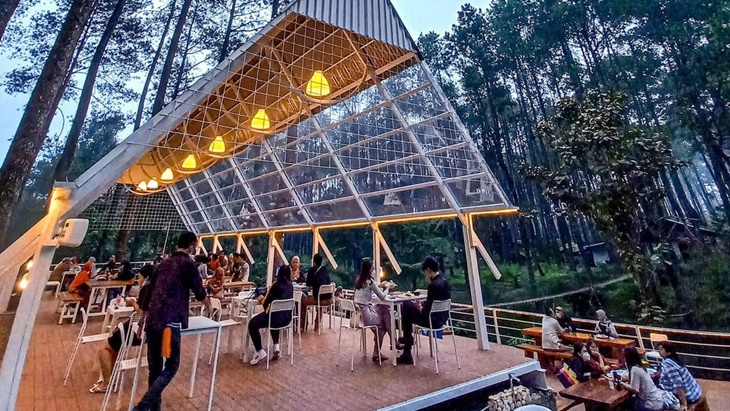 Tempat Kuliner Outdoor ini Wajib Dicoba saat Akhir Pekan