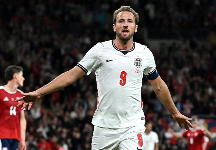 Cetak Rekor 73 Gol Semusim, Harry Kane Kawinkan Trofi Ballon d'Or dan Gerd Mueller 2026 di Kampung Halaman