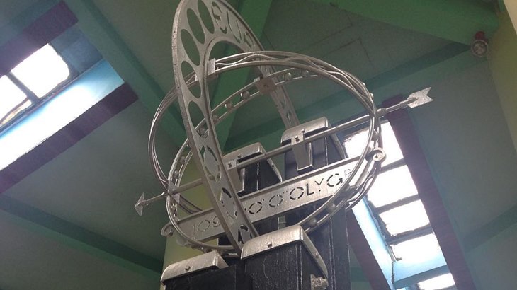 Tugu Khatulistiwa Tempat Ajaib
