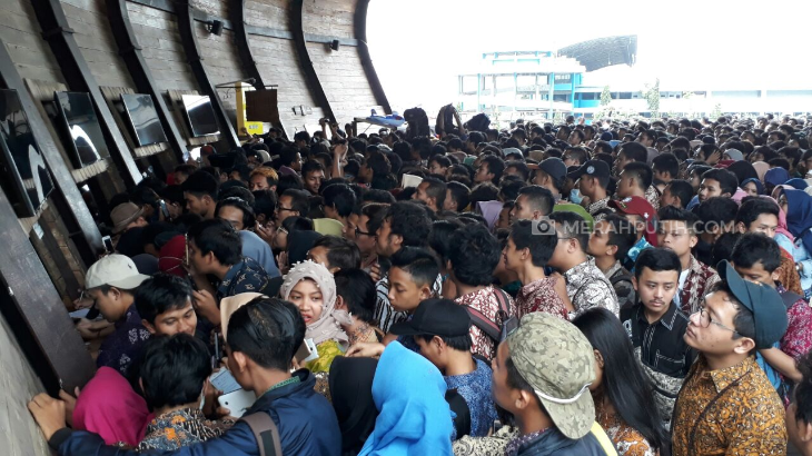 Jogja Bay Waterpark Ajak Anak Muda Mencintai Batik 