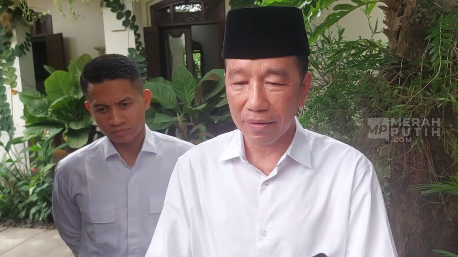 Jokowi Kenang Try Sutrisno sebagai Sosok Sederhana dan Tegas