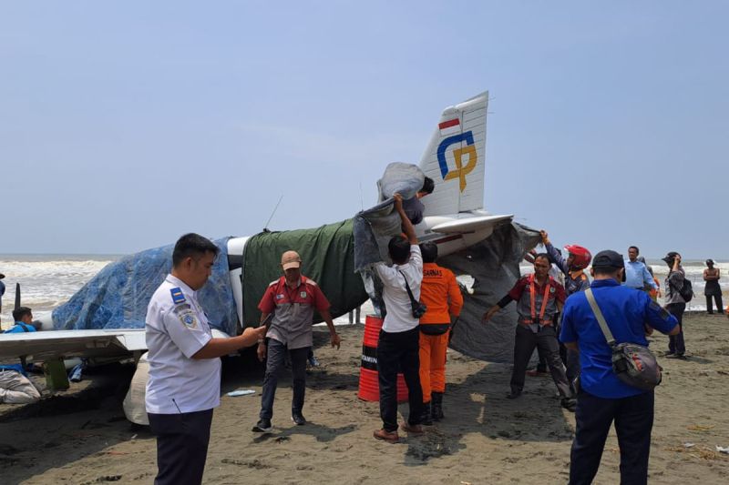 Evakuasi Pesawat Latih Mendarat Darurat di Pantai Cilacap Tunggu Izin KNKT
