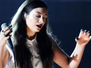 Makna 'Royals' dari Lorde, Kritik Tajam terhadap Kemewahan dan Gaya Hidup Glamour