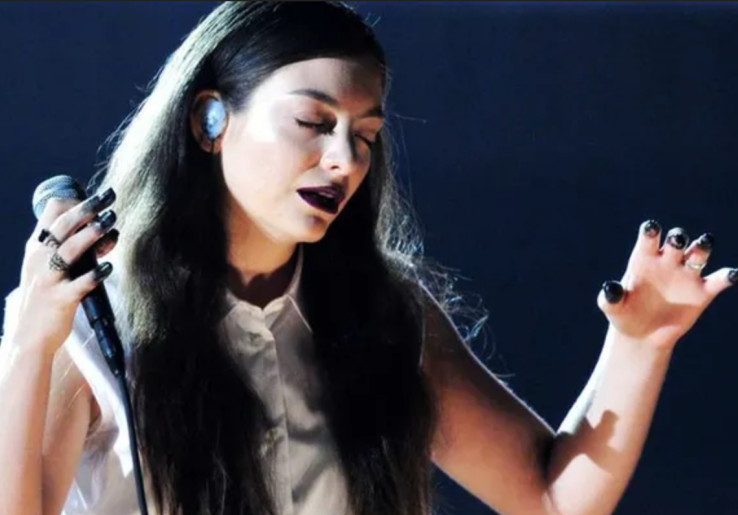 Makna 'Royals' dari Lorde, Kritik Tajam terhadap Kemewahan dan Gaya Hidup Glamour