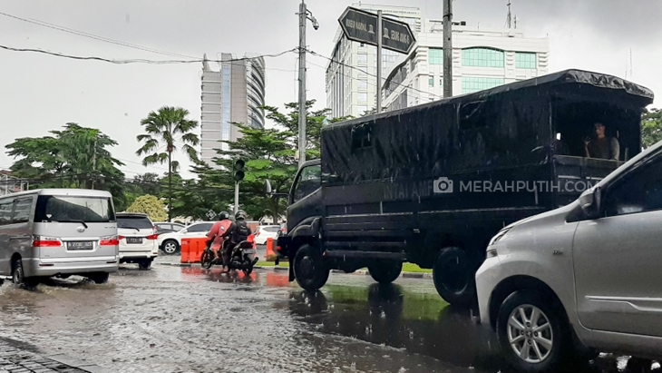 Hujan Ringan Diprakirakan Turun di Sejumlah Kota Besar pada Kamis