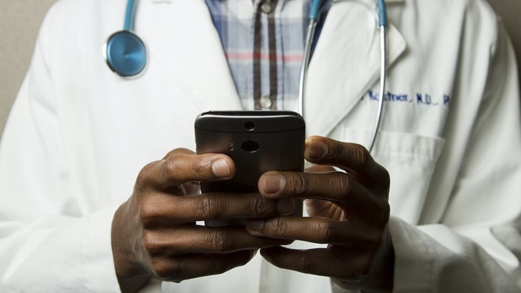 Kolaborasi Alodokter dan FWD Berikan Kenyamanan Bagi Nasabah