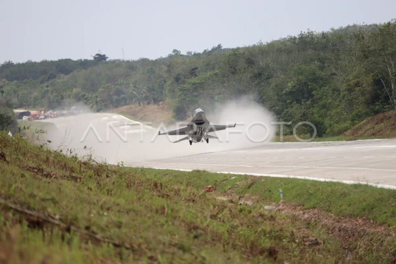 TNI Kaji Tol Probolinggo-Banyuwangi Buat Landasar Pesawat Tempur Saat Darurat