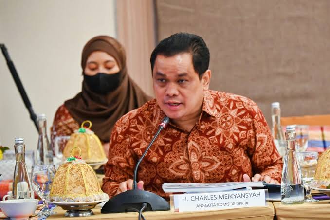 Kelas Menengah Alami Kesulitan Ekonomi, Daya Beli dan Konsumsi Domestik Berpotensi Turun