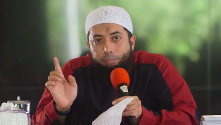 Ustaz Khalid Basalamah Sebut Sepak Bola Jadi Haram Jika....